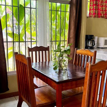 منزل الضيف Puerto Jiménez  في Blue House المظهر الخارجي الصورة