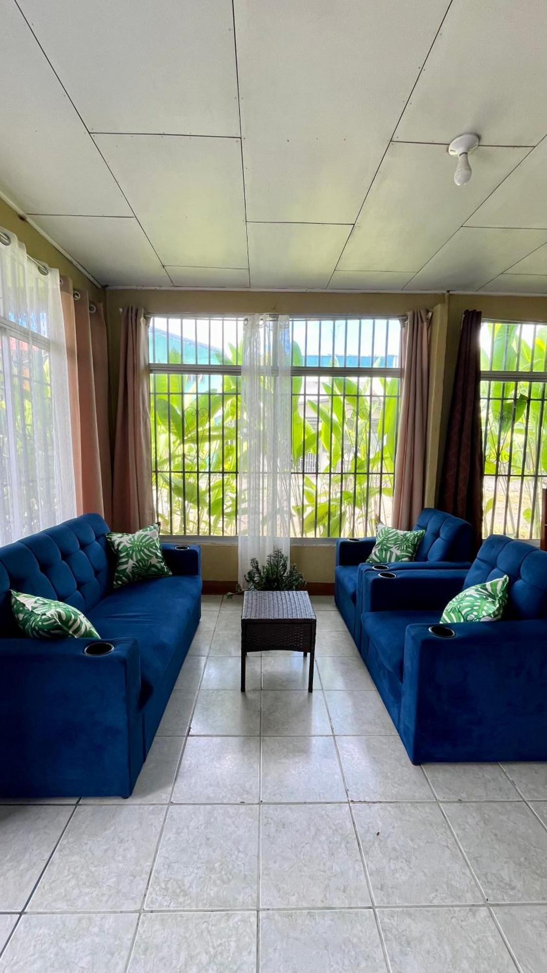 منزل الضيف Puerto Jiménez  في Blue House المظهر الخارجي الصورة