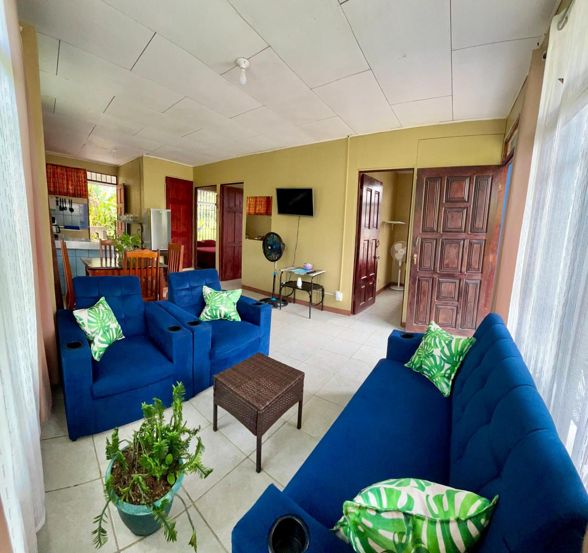 منزل الضيف Puerto Jiménez  في Blue House المظهر الخارجي الصورة